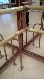 Кронштейн напольный угловой (двухрядный) - fgospostavki.ru - Ейск