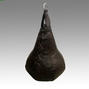 Груша боксерская капля на шнуровке (винилискожа) - fgospostavki.ru - Ейск