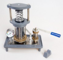 Пресс гидравлический (модель) - fgospostavki.ru - Ейск