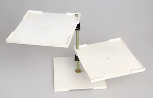 Столик подъемно-поворотный с 2-мя плоскостями - fgospostavki.ru - Ейск