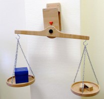 Весы настенные из бука - fgospostavki.ru - Ейск